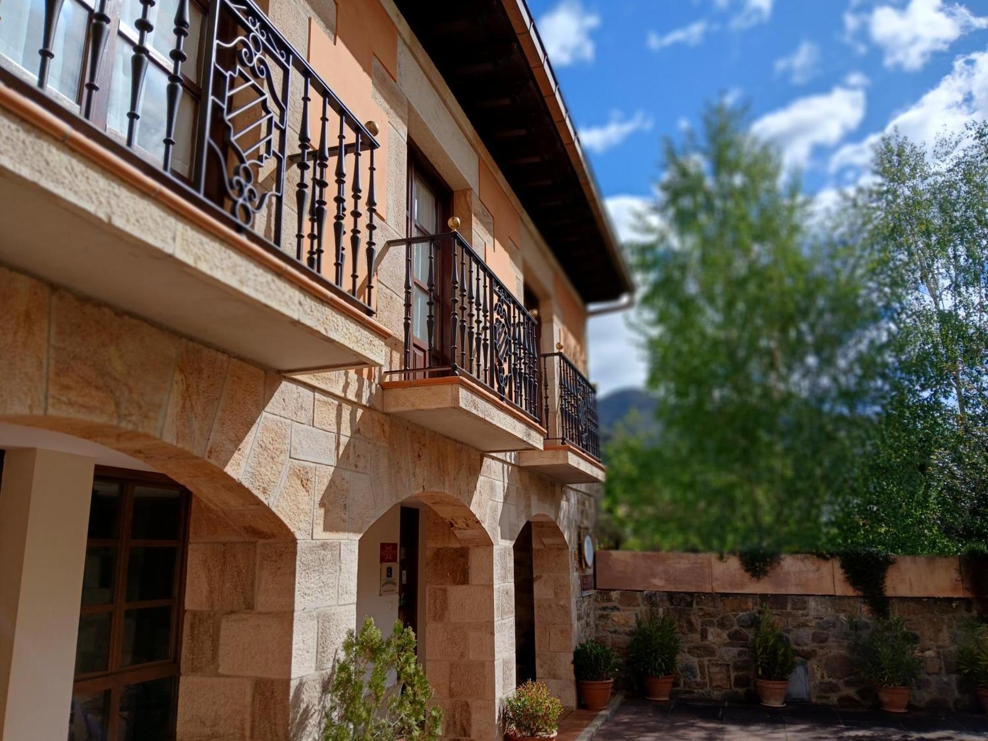 Picos De Europa Suites And Rooms Turieno Exterior foto